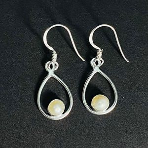 Natural pearl sterling silver dangle earrings